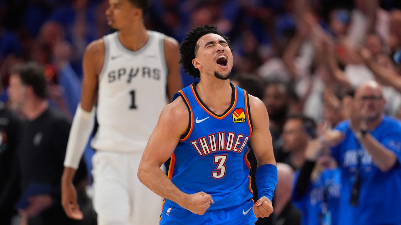Thunder bounce back to beat Spurs in Game 2, tie series