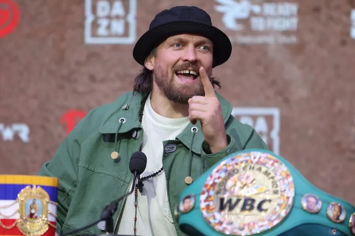Oleksandr Usyk at the London press conference for his fight against Rico Verhoeven. (April 14, 2026)