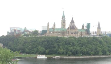 Forty-one per cent of Agriculture Canada jobs are in Ottawa