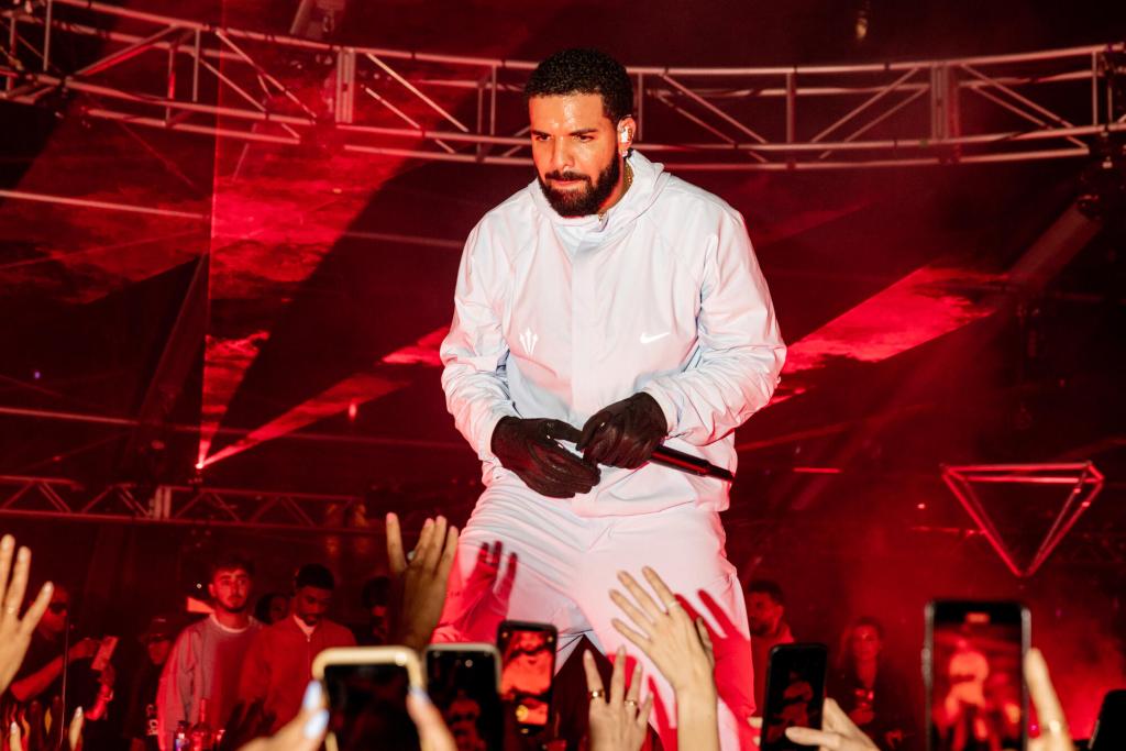 Drake Sets ARIA Chart Record