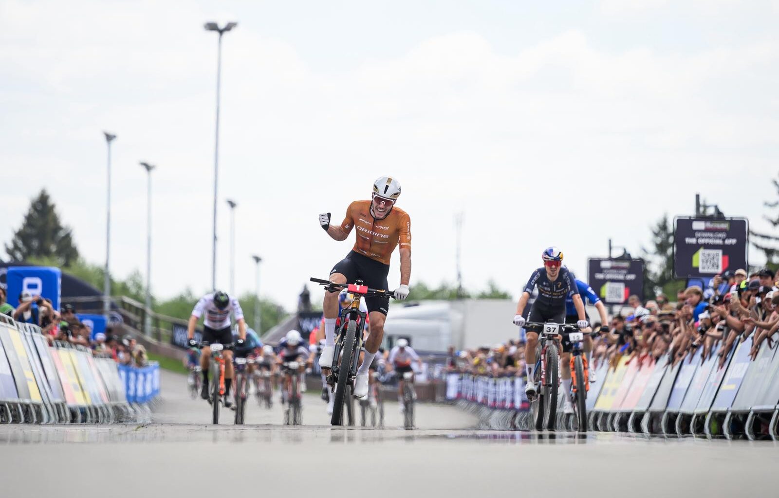 Pidcock pipped in Nove Mesto XCC World Cup