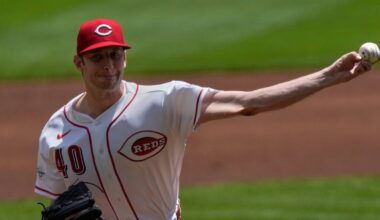 Eugenio Suárez homers, Cincinnati Reds overcome loss of Elly De La Cruz to hold off Atlanta Braves