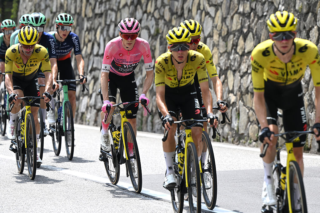 ANDALO , ITALY - MAY 27: Jonas Vingegaard of Denmark and Team Visma | Lease a Bike - Pink Leader Jersey competes during the 109th Giro d&amp;apos;Italia 2026, Stage 17 a 202km stage from Cassano d&amp;apos;Adda to Andalo 1012m / #UCIWT / on May 27, 2026 in Andalo Valtellino, Italy. (Photo by Dario Belingheri/Getty Images)