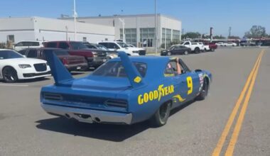 California woman surprises regular dealership as she takes her barn find Superbird NASCAR in to be serviced