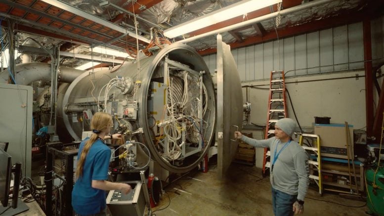 Prototype Thruster CoMeT Vacuum Facility