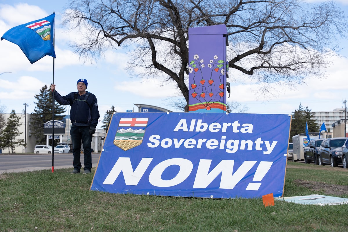 Separatist leader accused of misusing Alberta electors list refuses to co-operate with investigators