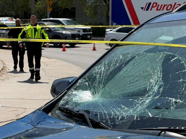 MORGAN MODJESKI / FREE PRESS
Police said a man was taken to hospital on Thursday after he was struck by a vehicle near the intersection of Main Street and Redwood Avenue, with officers responding to the scene at around 12:10 p.m.