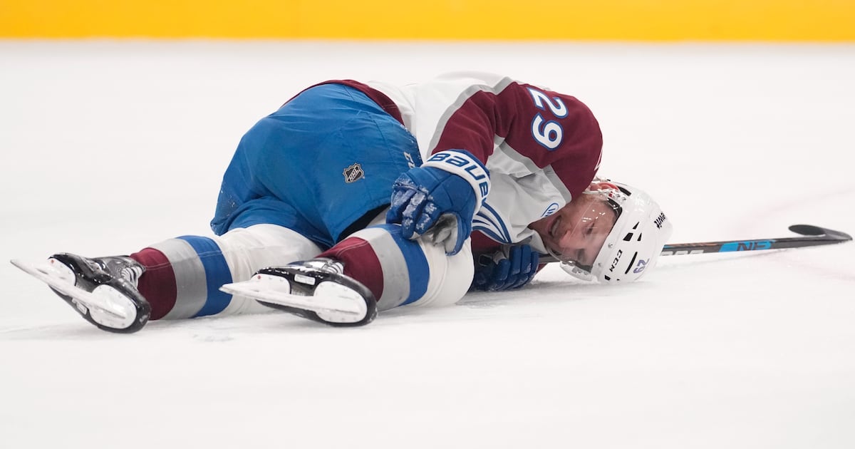 Colorado Avalanche’s Nathan MacKinnon exits Game 3 with apparent injury