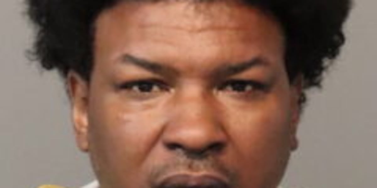 Former boxing club coach convicted of violating sex offender registration requirements