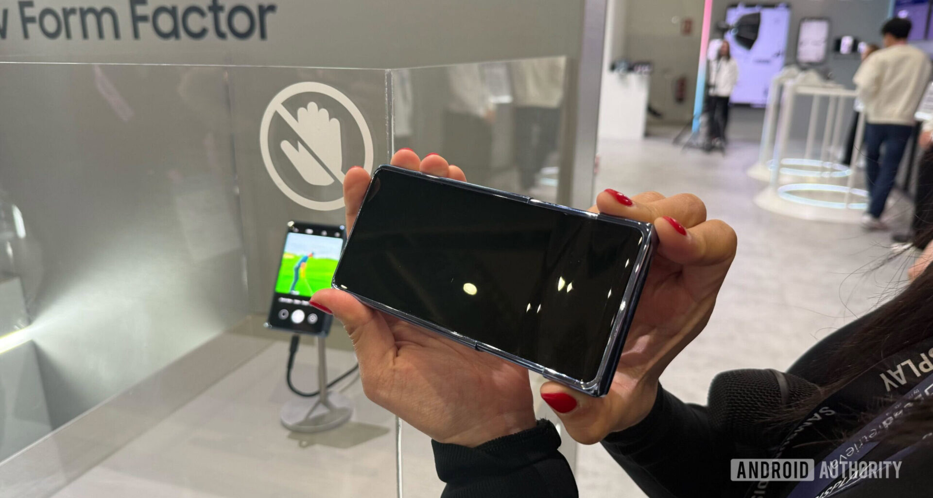 Samsung Display Mobile Slidable 1