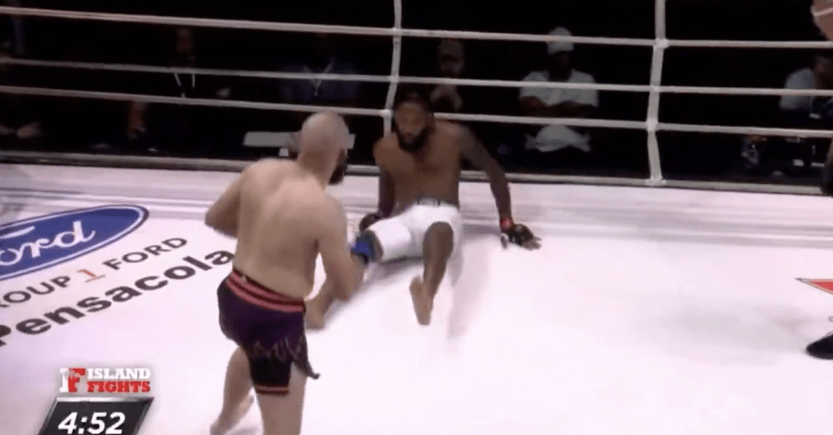 Phil Rowe scores wild comeback submission win