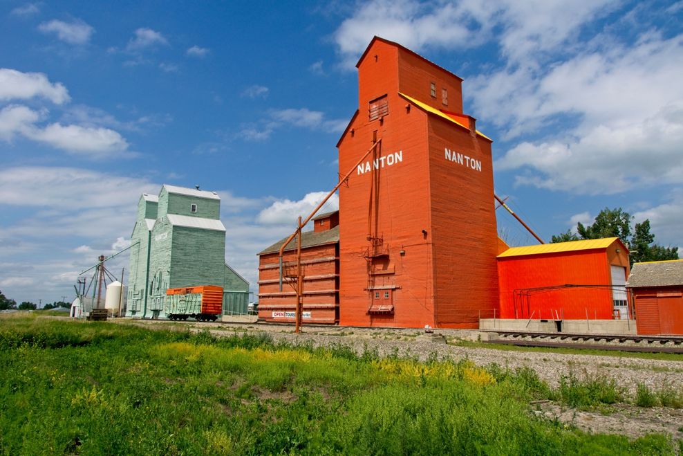 alberta towns summer
