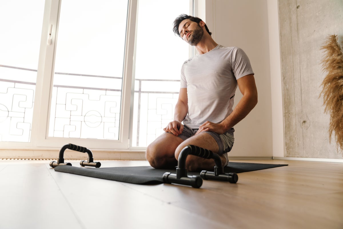 Flexibility expert recommends doing these simple exercises for three minutes each day to improve mobility and longevity
