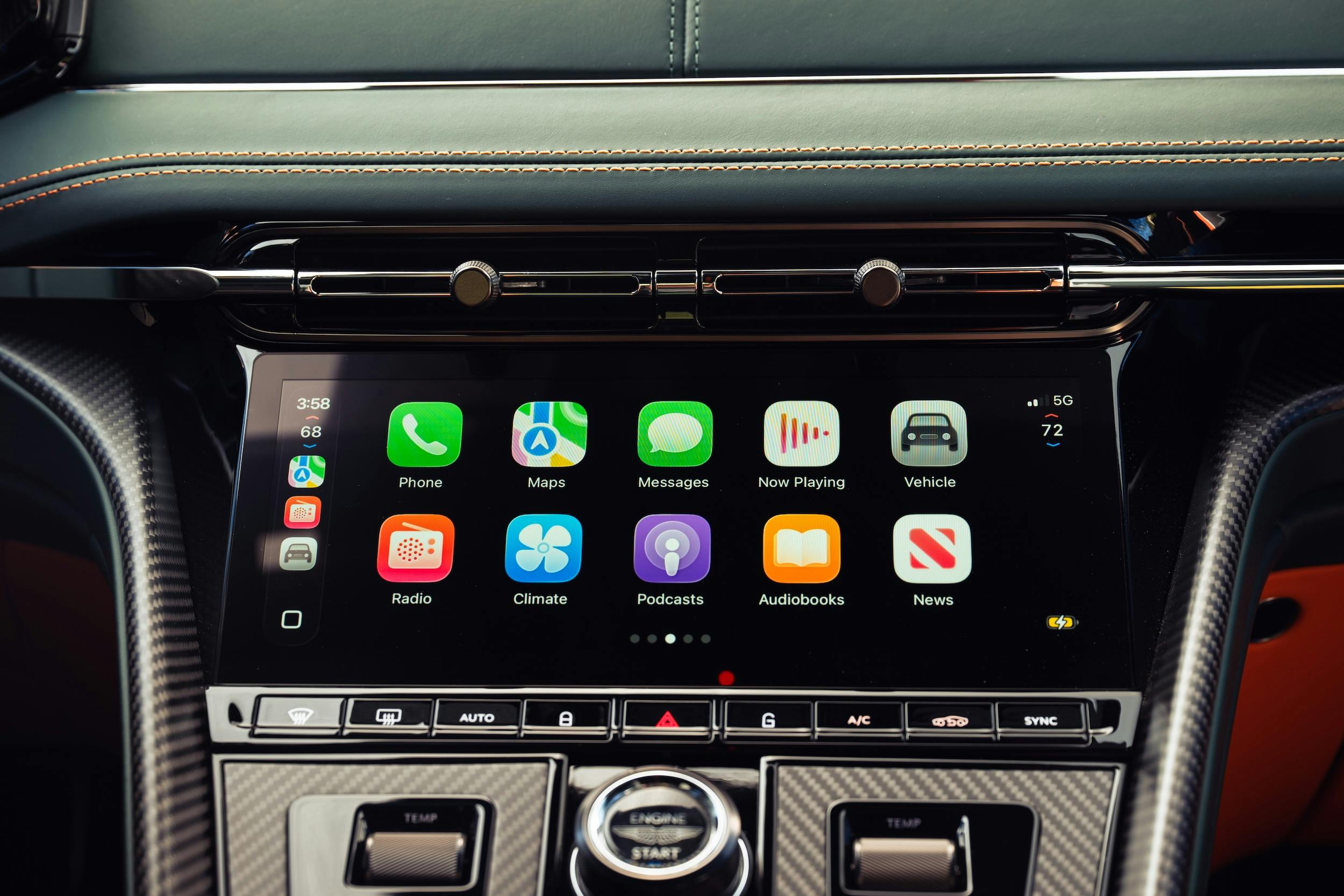 Aston Martin DB12S infotainment carplay