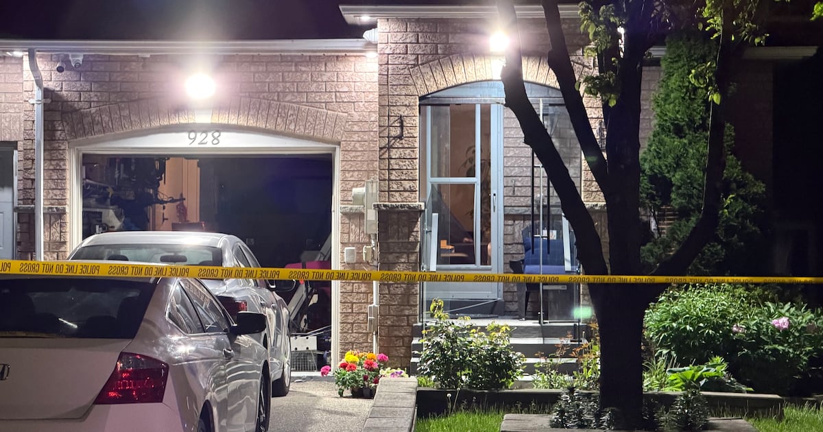 Stabbing at Mississauga home sends 2 to hospital