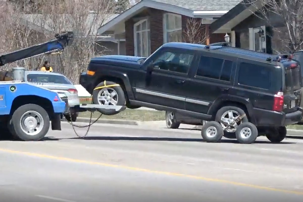 Father charged with killing young son, daughter who were found in vehicle in Calgary