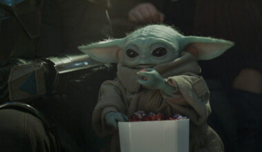 (L-R) Mandalorian (Pedro Pascal) and Grogu in Lucasfilm's The Mandalorian and Grogu