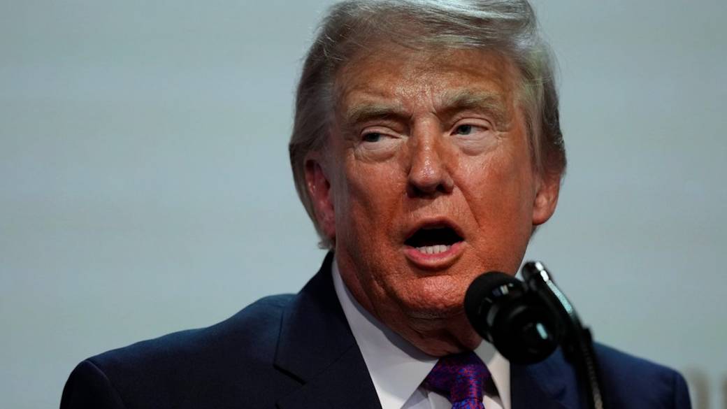 Click to play video: 'Trump says U.S. may attack Iran again in coming days'