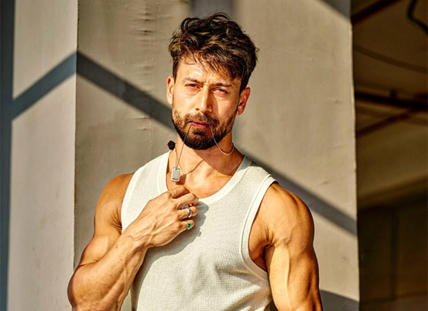 Tiger Shroff gifts boxing gloves to young fan, watch