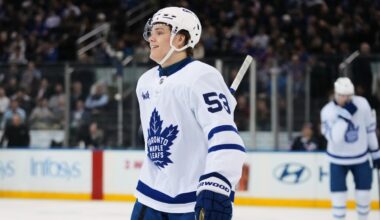 Marlies' Easton Cowan scores in dying seconds to clinch playoff series