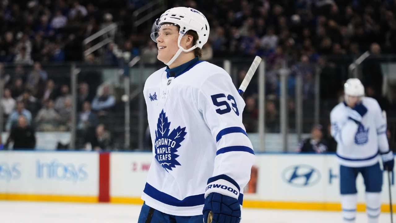 Marlies' Easton Cowan scores in dying seconds to clinch playoff series