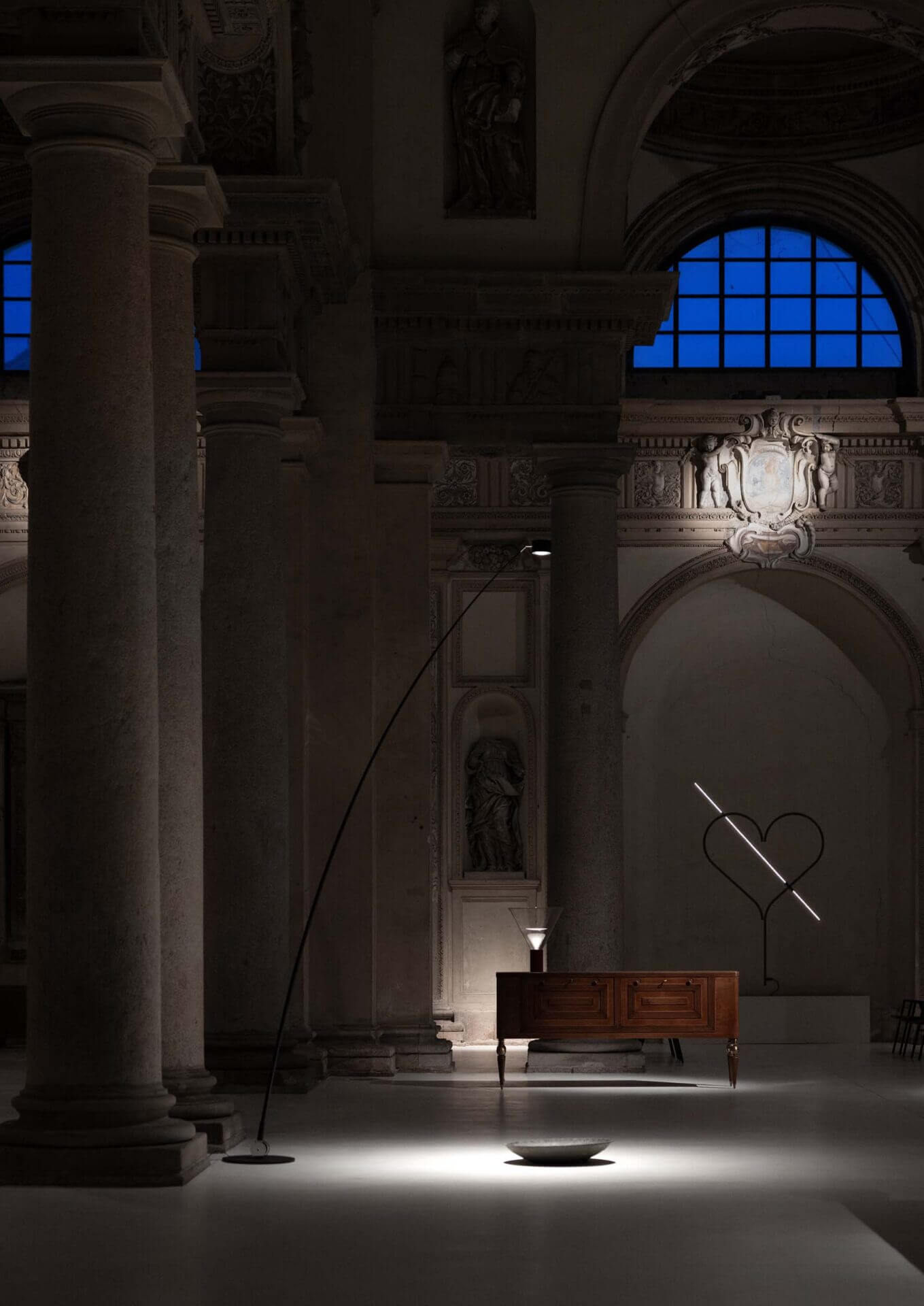 Un’ora di luce installation view