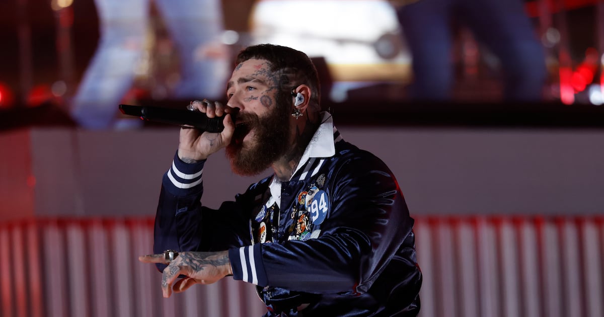 What’s going on with top artists scrapping shows? Some say it’s ‘blue dot fever’ - CTV News