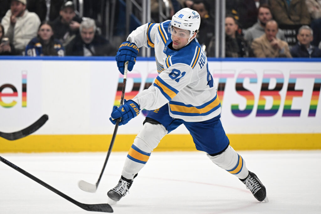 Blues' Dylan Holloway Wants Long-Term Deal