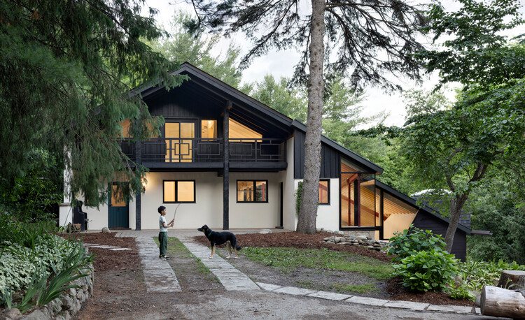 Belfountain House / UUfie - Exterior Photography, Wood, Door