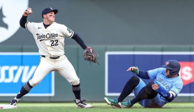 Blue Jays' bats go quiet, end chaotic April with loss to Twins