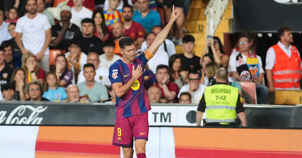 Robert Lewandowski scores in farewell as Barcelona lose to Valencia