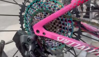 Anna van der Breggen ran a wild road/mtb 1x for Vuelta's acent of Angliru