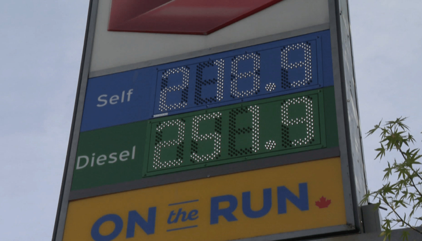 Click to play video: 'Gas prices expected to climb  to record highs'