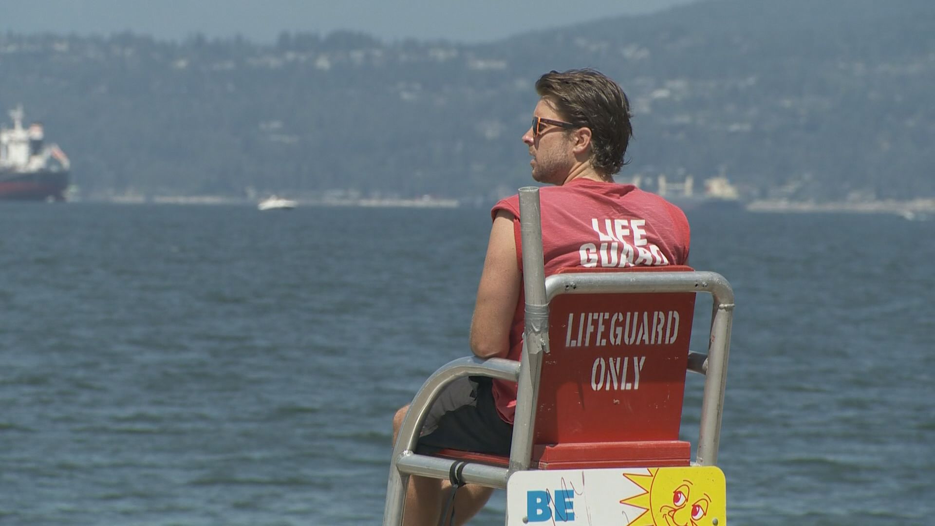 Click to play video: 'Vancouver to remove lifeguards from some beaches'