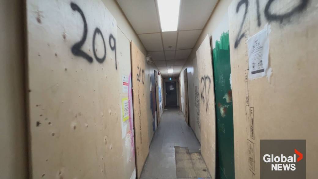 Click to play video: 'Government cost to keep two tenants in Vancouver SRO'
