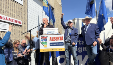 Alberta separatists submit thousands of signatures on referendum petition - CTV News