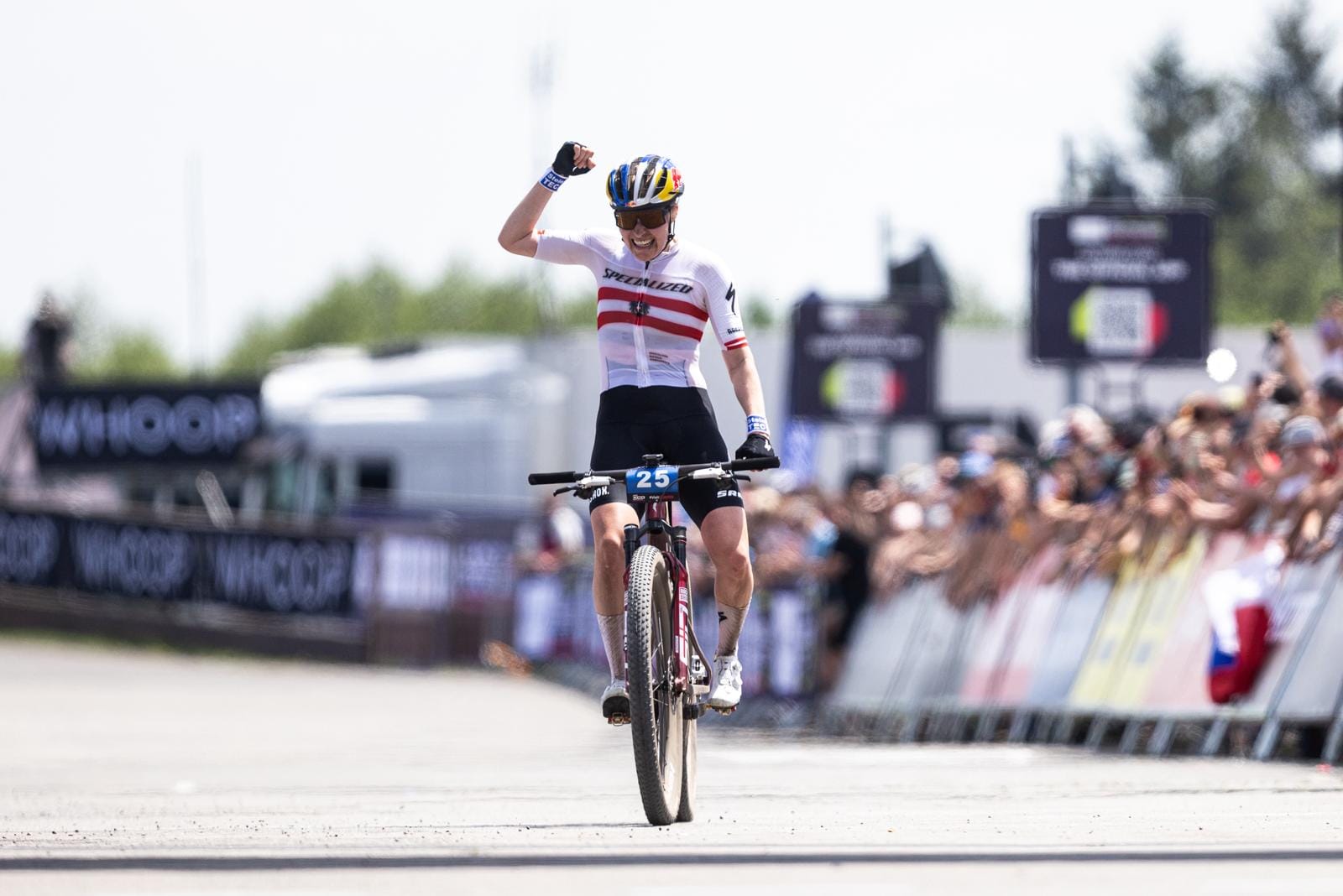 XCO World Series report: Stigger rides away as Pidcock stays undefeated in Nové Město