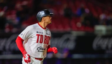 A year ago, he hit 3 homers in a game. Now MLB finds Wilmer Flores’ skill set obsolete