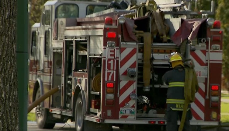 Winnipeg firefighters respond to fire in vacant building on Sherbrook St.
