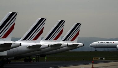 Ebola virus: Flight diverted to Montreal due to U.S. restrictions