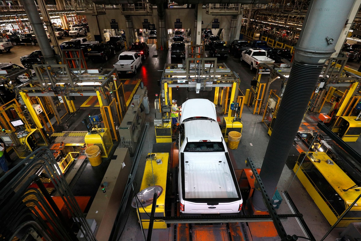 U.S. job growth beats expectations in April; unemployment rate steady at 4.3%