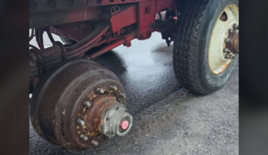Ottawa truck driver charged for hauling trailer missing 10 wheels