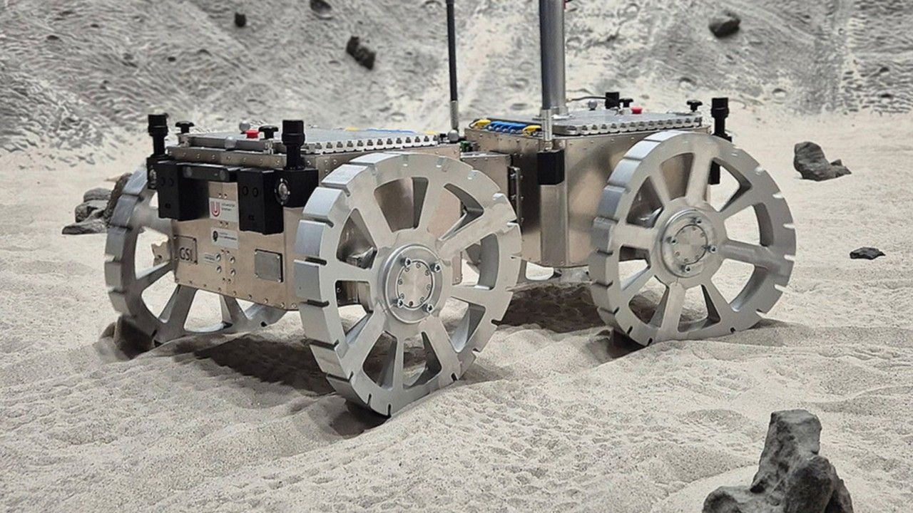Watch this bio-inspired Mars rover concept 'swim' through sand on curved wheels (video)