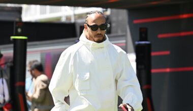 Lewis Hamilton says he's staying in F1 despite people 'trying to retire me'