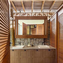© Walter Dias Casa Chamego / Pablo Patriota Arquitetos Associados - Interior Photography, Bathroom, Wood, Sink