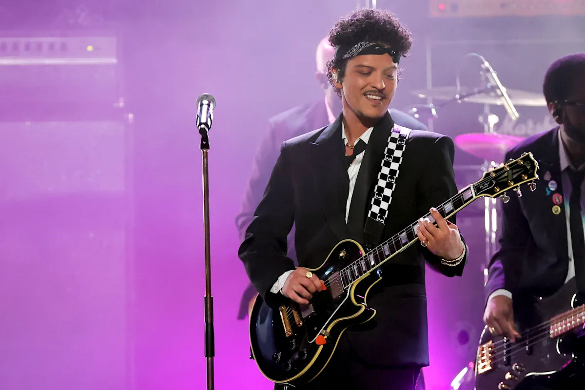 Bruno Mars concert in Toronto postponed until next weekend: 'We are so disappointed,' fans say