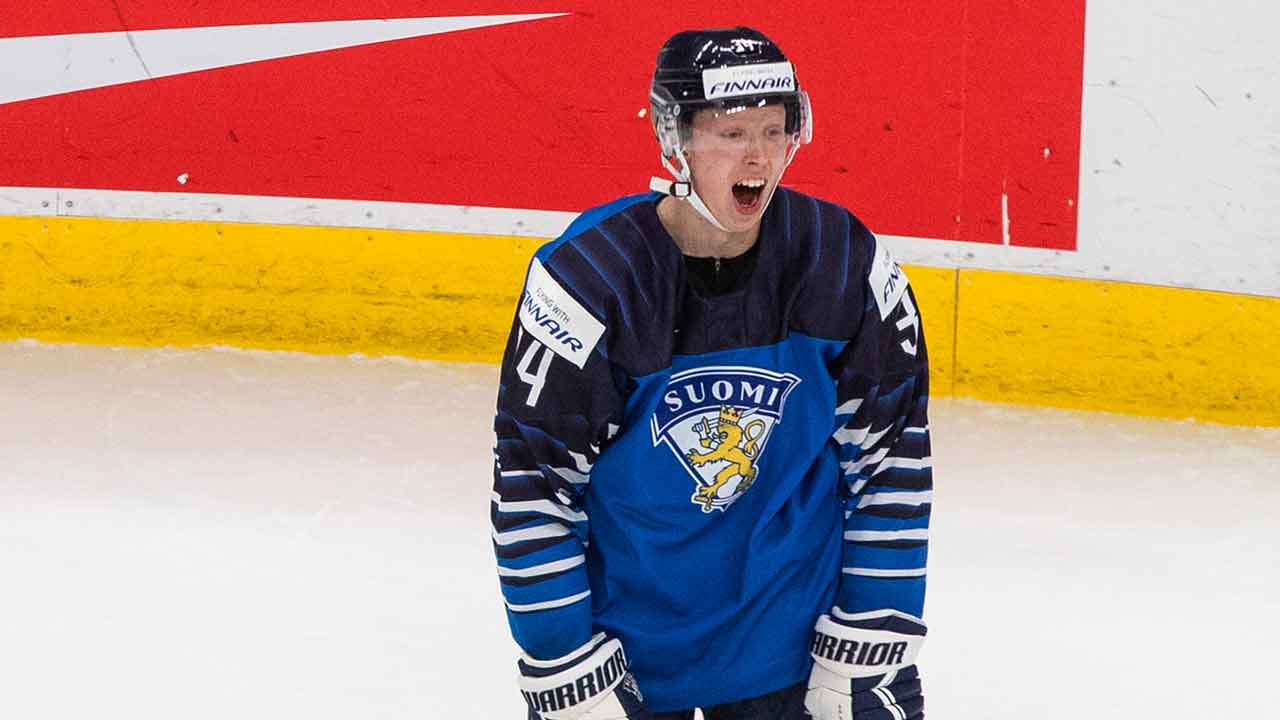 Oilers sign forward Aku Raty to one-year, two-way contract