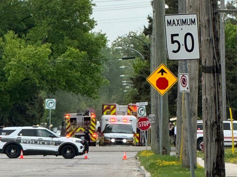 'Hostage situation': Gunshots close King Edward Street in Winnipeg