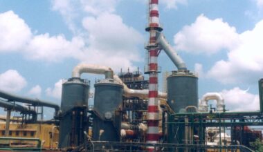 Global Sulphuric Acid Crisis 2026: Impact on Food, Tech, and Metal Prices