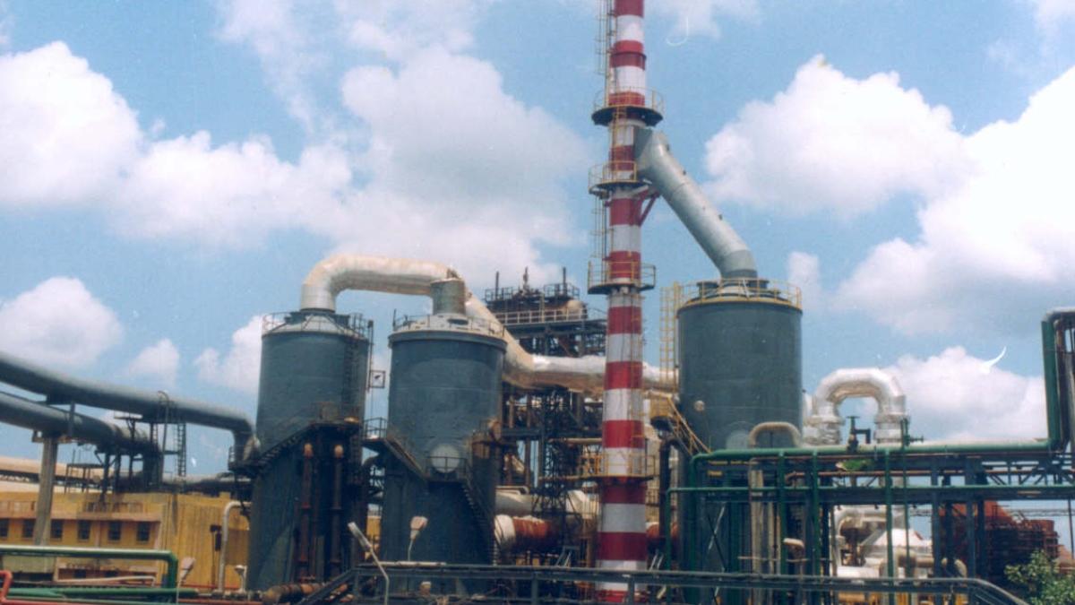 Global Sulphuric Acid Crisis 2026: Impact on Food, Tech, and Metal Prices